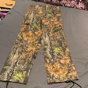 Camouflage Leaf Print Pants